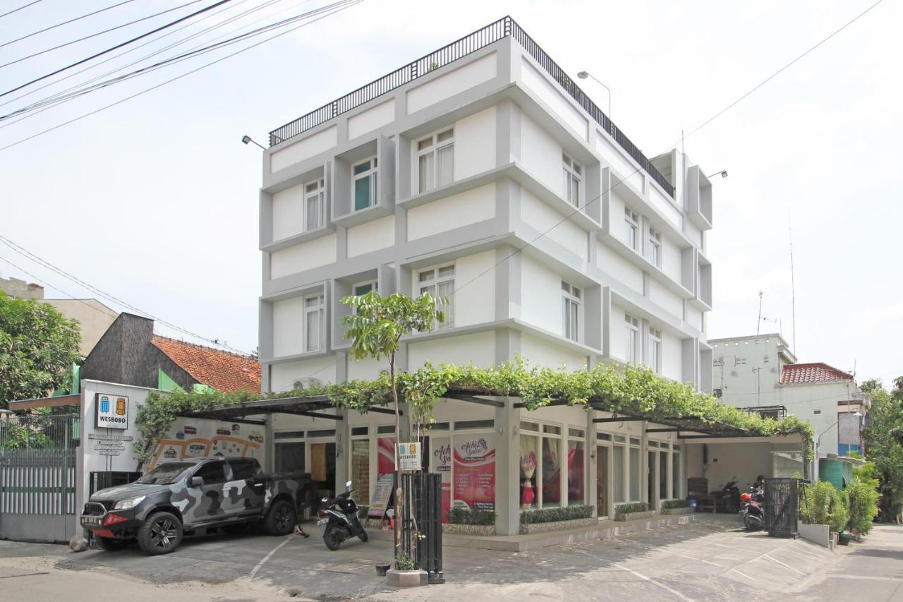 Hotel Reddoorz Near Solo Balapan Station Zewnętrze zdjęcie