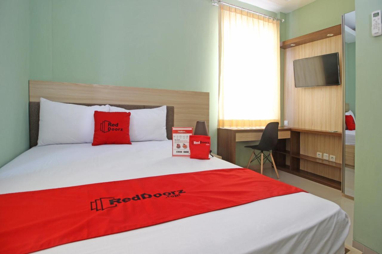 Hotel Reddoorz Near Solo Balapan Station Zewnętrze zdjęcie